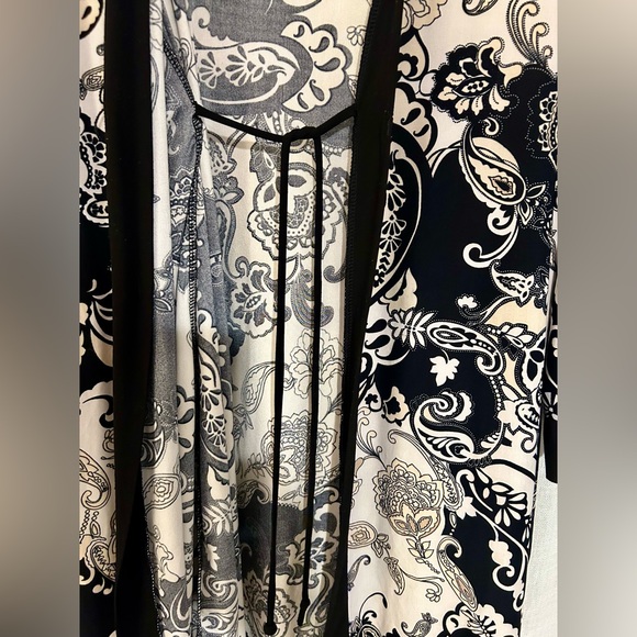 Linea Donatella, satin robe. Sz L/XL - Picture 9 of 13